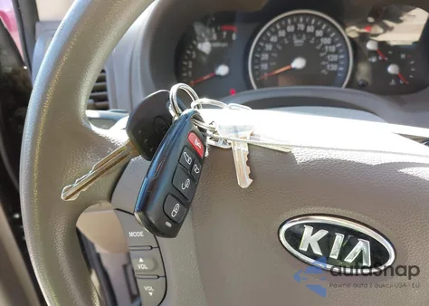 2011 Kia Sedona Lx из США, поврежденный, VIN KNDMG4C79B6388245